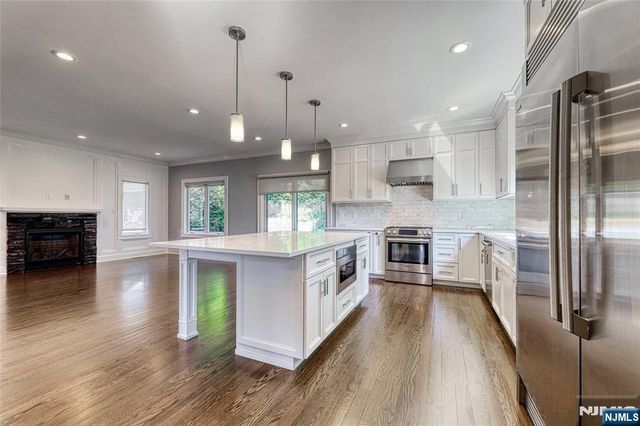 119 Columbus Drive, Tenafly, NJ 07670