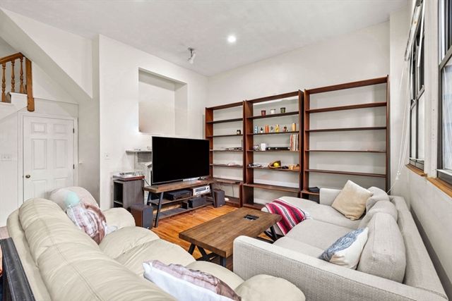 113 W Dedham St 113, Boston, MA 02118