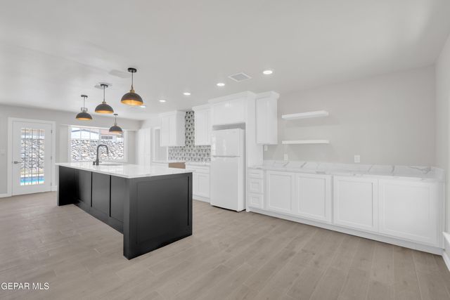 326 Bright Water Lane, El Paso, TX 79912