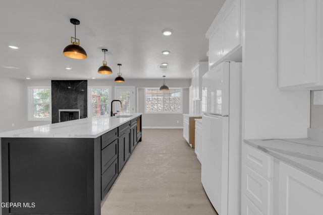 326 Bright Water Lane, El Paso, TX 79912