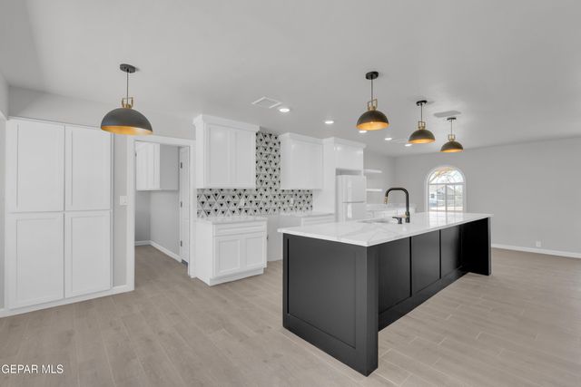 326 Bright Water Lane, El Paso, TX 79912