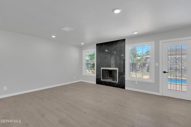 326 Bright Water Lane, El Paso, TX 79912