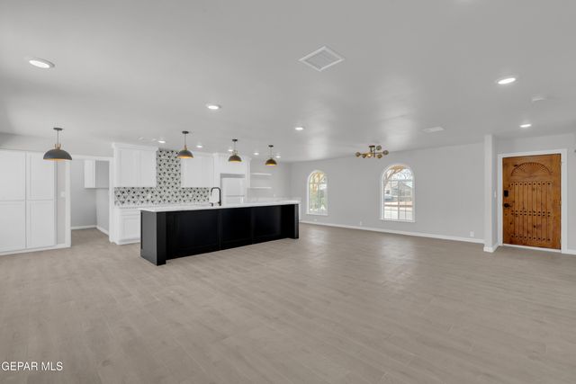 326 Bright Water Lane, El Paso, TX 79912