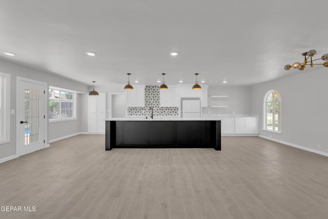 326 Bright Water Lane, El Paso, TX 79912