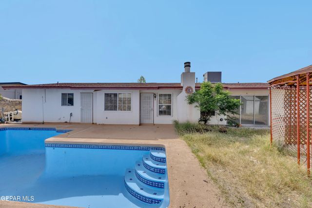 326 Bright Water Lane, El Paso, TX 79912