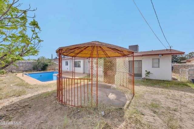 326 Bright Water Lane, El Paso, TX 79912