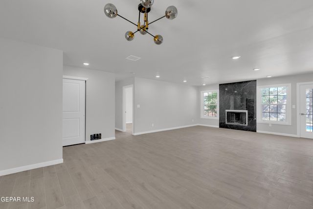 326 Bright Water Lane, El Paso, TX 79912