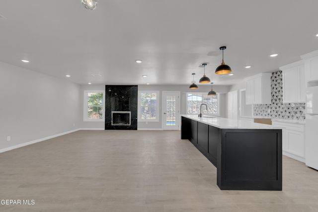 326 Bright Water Lane, El Paso, TX 79912