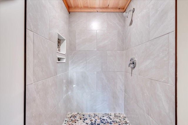 S 252 River RD, Covington, VA 24426