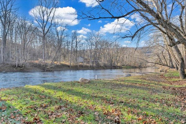 S 252 River RD, Covington, VA 24426