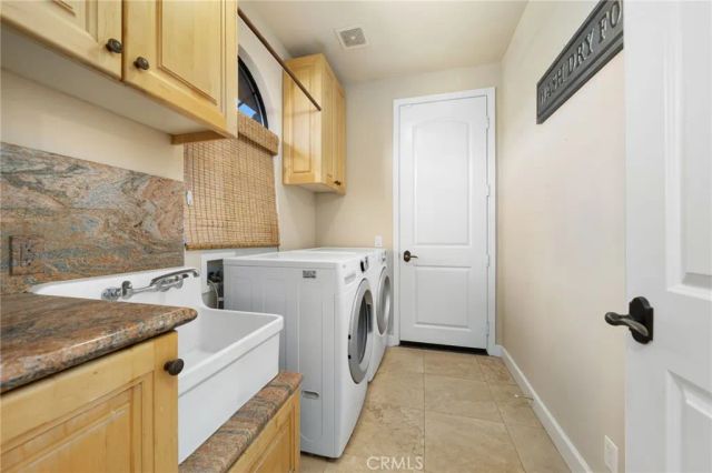 7695 Rockaway Avenue, Yucca Valley, CA 92284