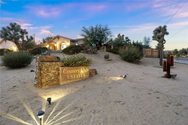 7695 Rockaway Avenue, Yucca Valley, CA 92284