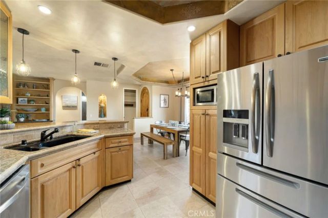 7695 Rockaway Avenue, Yucca Valley, CA 92284