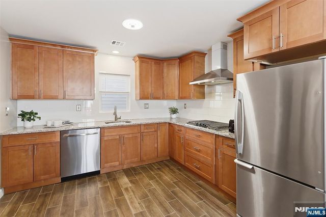 45 Avenue B, Lodi, NJ 07644