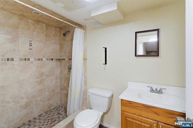 45 Avenue B, Lodi, NJ 07644