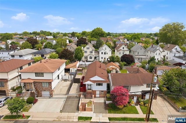 45 Avenue B, Lodi, NJ 07644
