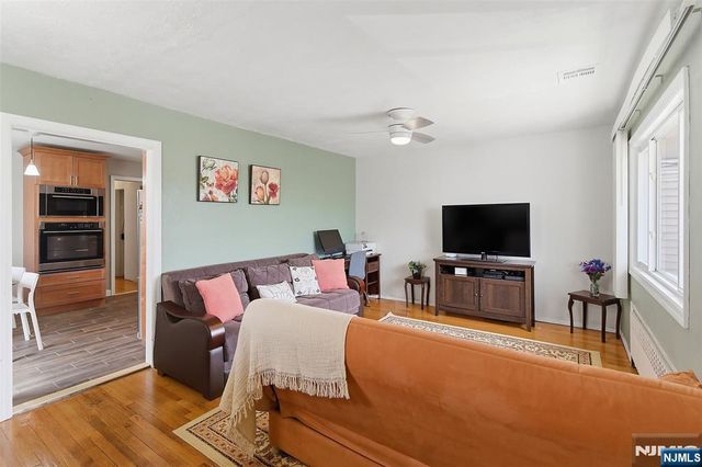 45 Avenue B, Lodi, NJ 07644