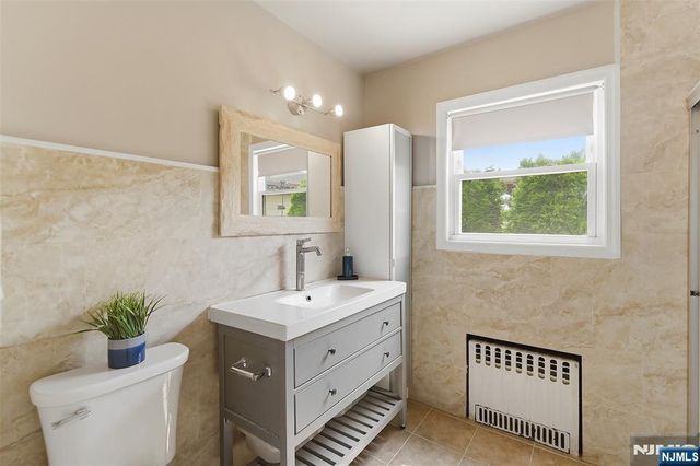 45 Avenue B, Lodi, NJ 07644