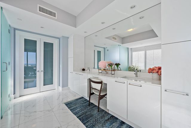1 Water Club Way 1604, North Palm Beach, FL 33408