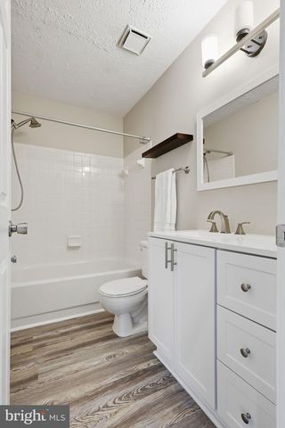 7960 CALVARY CT, Manassas, VA 20109