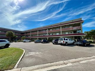 2072 AUSTRALIA WAY W 32, Clearwater, FL 33763