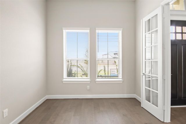 136 Peninsula Point Drive, Montgomery, TX 77356