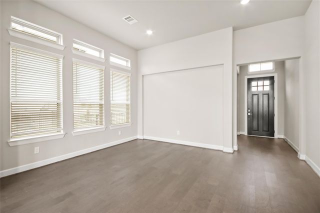 136 Peninsula Point Drive, Montgomery, TX 77356