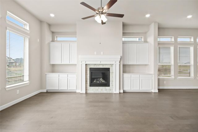 136 Peninsula Point Drive, Montgomery, TX 77356