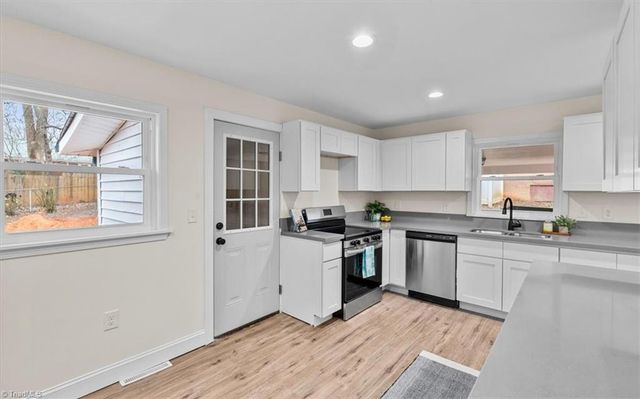 415 WOODSWAY Drive, Lexington, NC 27292