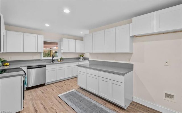 415 WOODSWAY Drive, Lexington, NC 27292