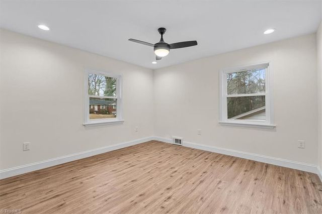 415 WOODSWAY Drive, Lexington, NC 27292