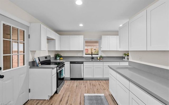 415 WOODSWAY Drive, Lexington, NC 27292