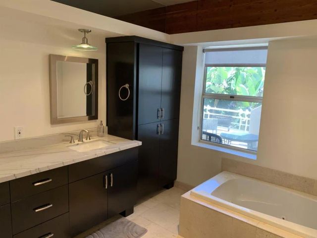 605 Bonair place, La Jolla, CA 92037