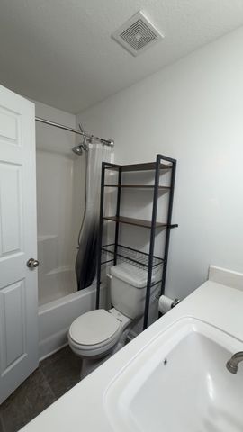 949 Hugh Hunter Rd., Oak Grove, KY 42262