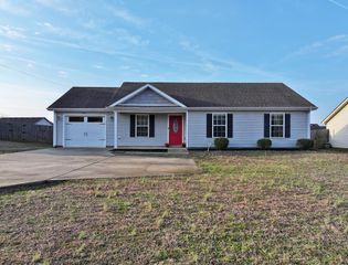 949 Hugh Hunter Rd., Oak Grove, KY 42262
