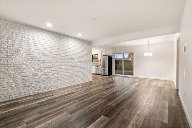 812 Warren Way, Richardson, TX 75080