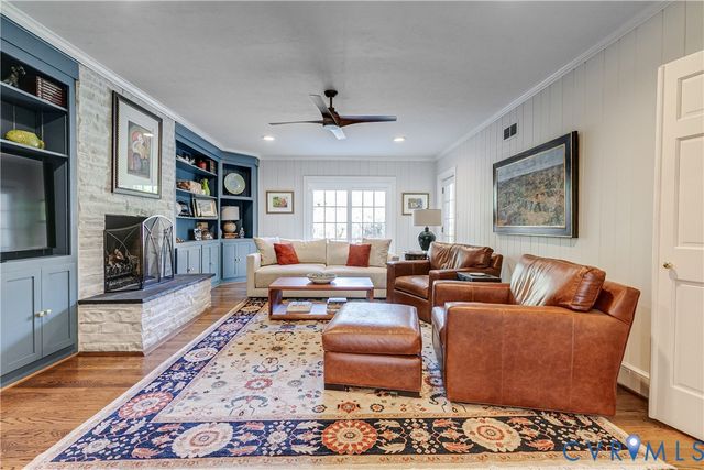 326 Oak Ln, Richmond, VA 23226