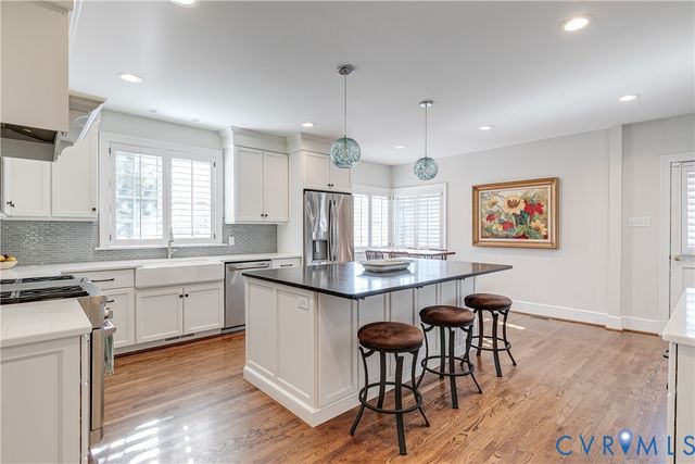 326 Oak Ln, Richmond, VA 23226