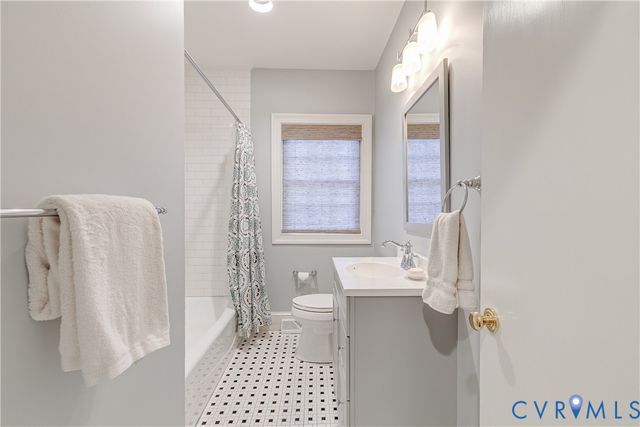 326 Oak Ln, Richmond, VA 23226
