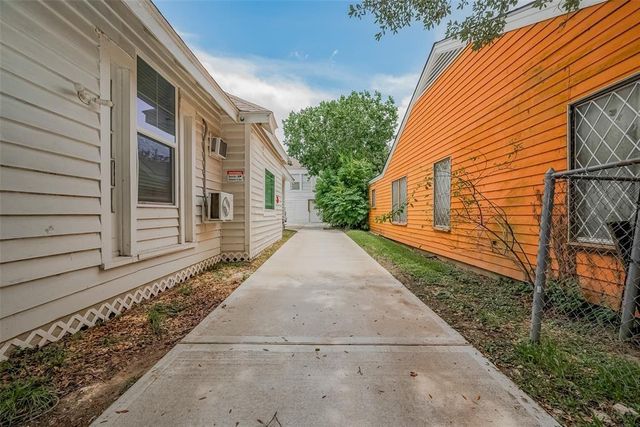 1511 Scharpe Street 4, Houston, TX 77023