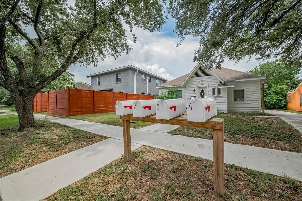 1511 Scharpe Street 4, Houston, TX 77023