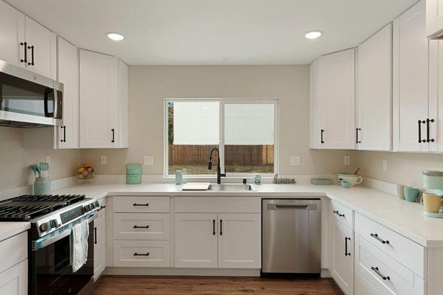 447 N Shasta Ave, Stockton, CA 95205