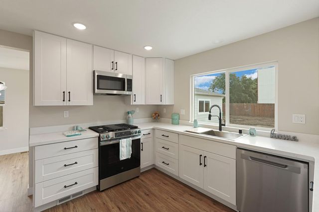 447 N Shasta Ave, Stockton, CA 95205