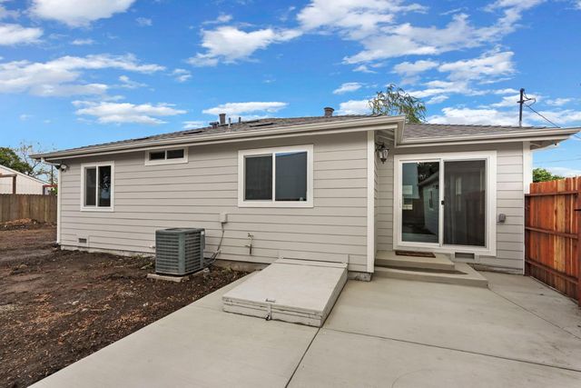 447 N Shasta Ave, Stockton, CA 95205