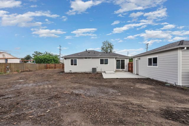 447 N Shasta Ave, Stockton, CA 95205