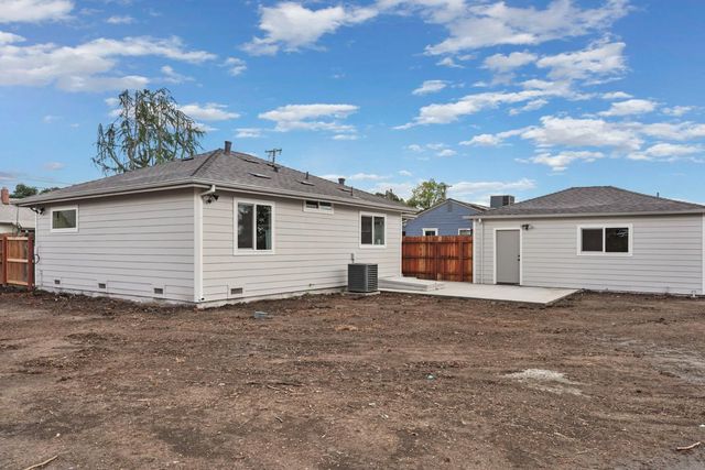 447 N Shasta Ave, Stockton, CA 95205