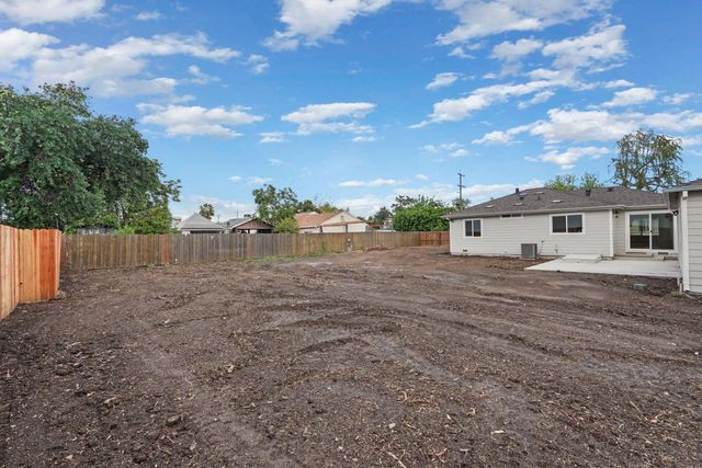 447 N Shasta Ave, Stockton, CA 95205