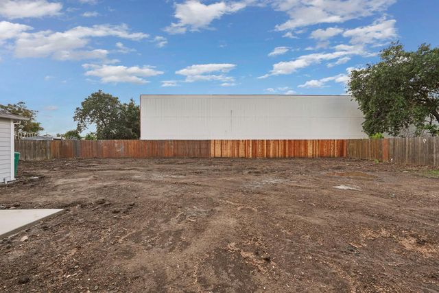 447 N Shasta Ave, Stockton, CA 95205