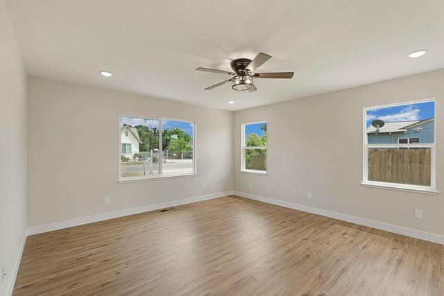 447 N Shasta Ave, Stockton, CA 95205