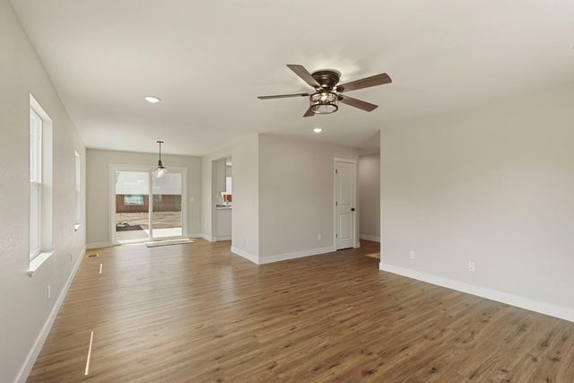 447 N Shasta Ave, Stockton, CA 95205